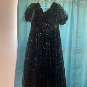 Shein curve dress brand new without tags. Never worn.